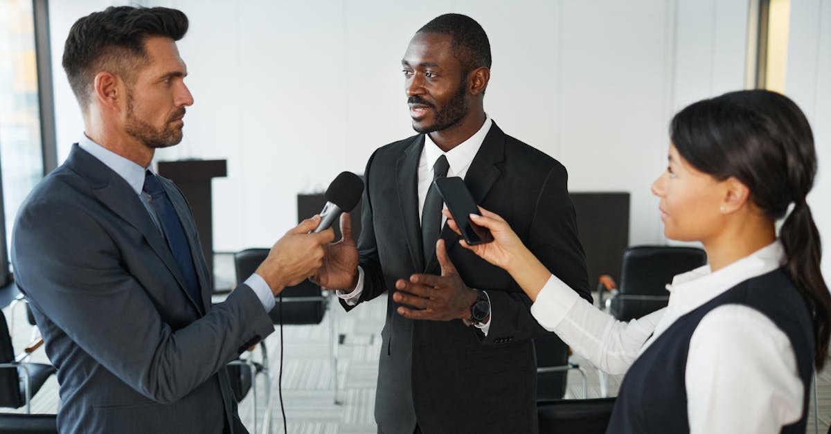 微信小号买卖：志愿深圳app详情下载教程